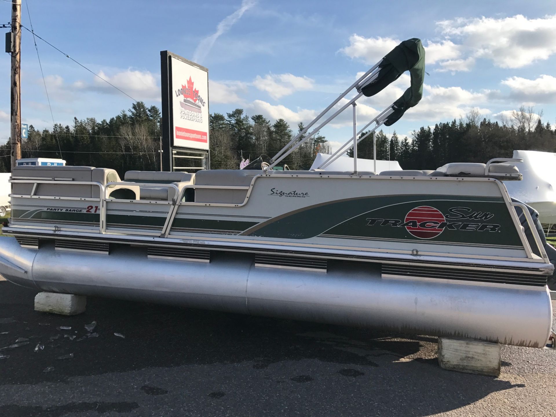 Sun Tracker Fishin' Barge 21' Signature Series 2008 for sale for $100 